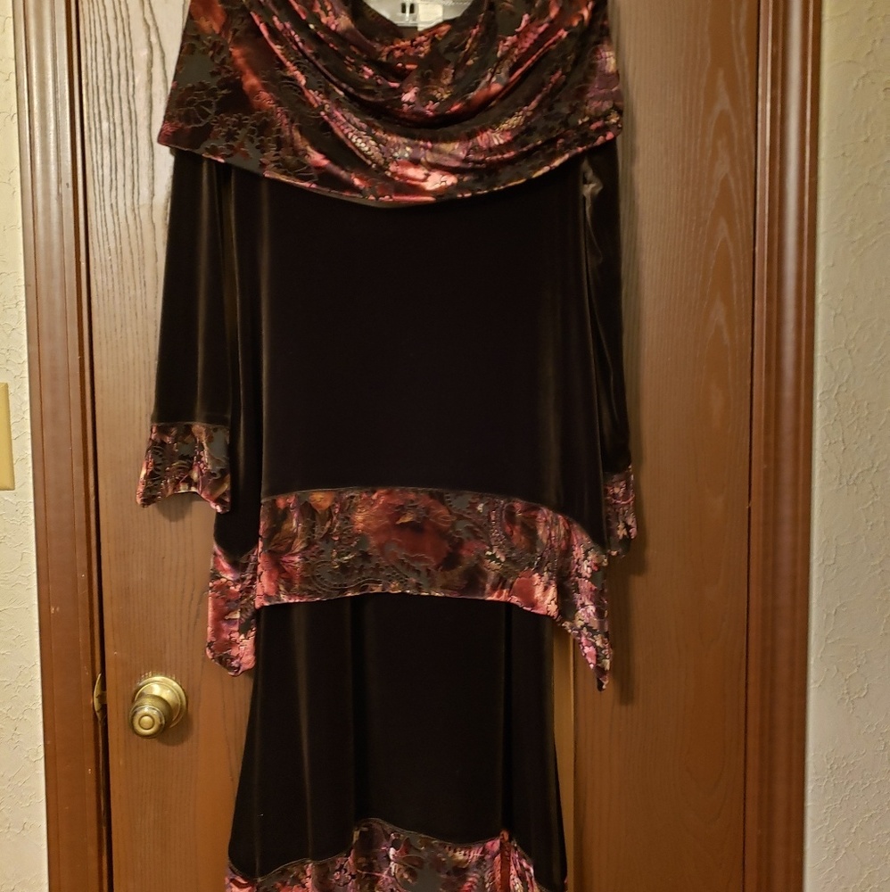 Design Todays blouse and skirt set